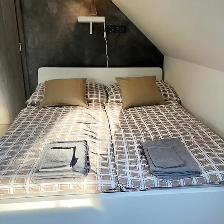 Pod Troskami Rovensko pod Troskami